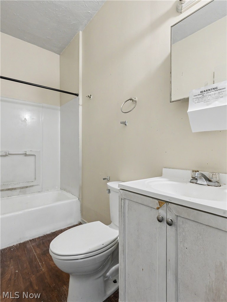 Amor & Carpenter - Commercial Sale