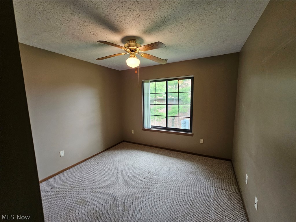 Country Lakes - Residential