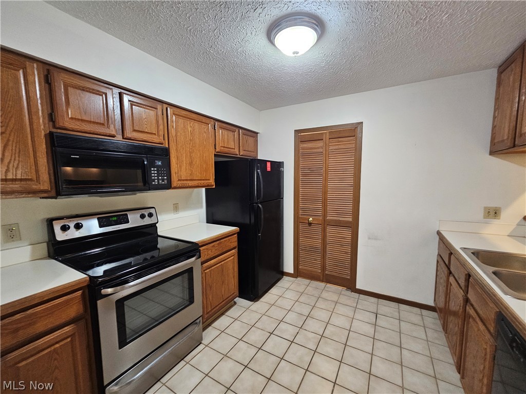 Country Lakes - Residential