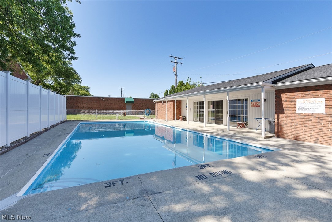 Heritage Circle Condo - Residential