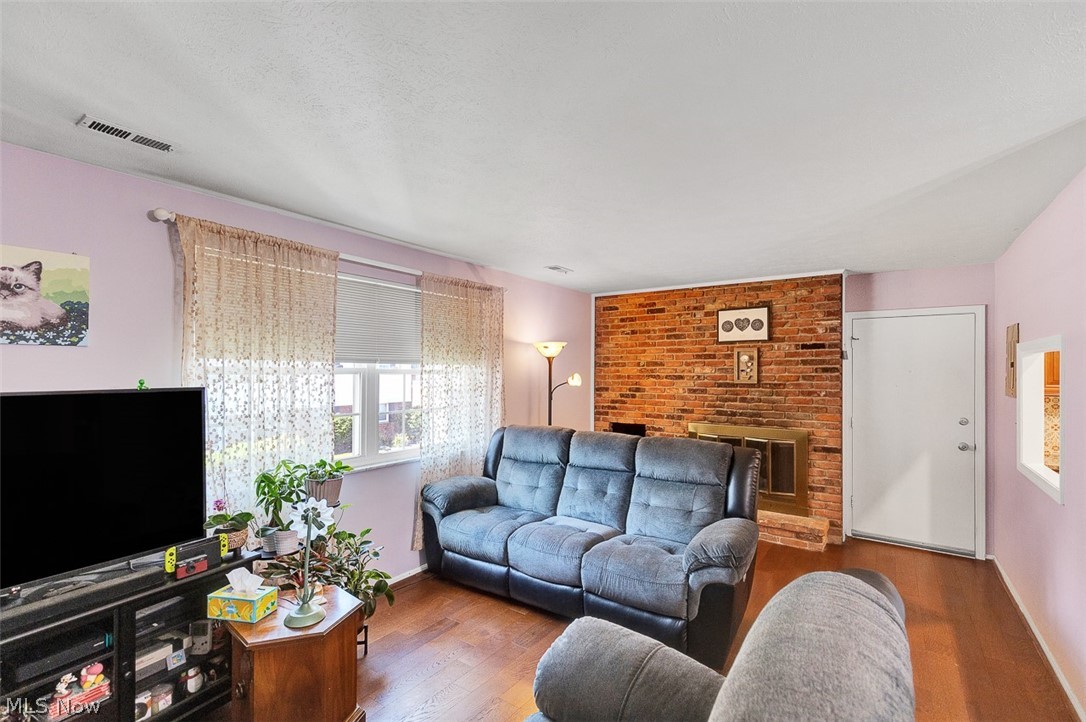 Heritage Circle Condo - Residential