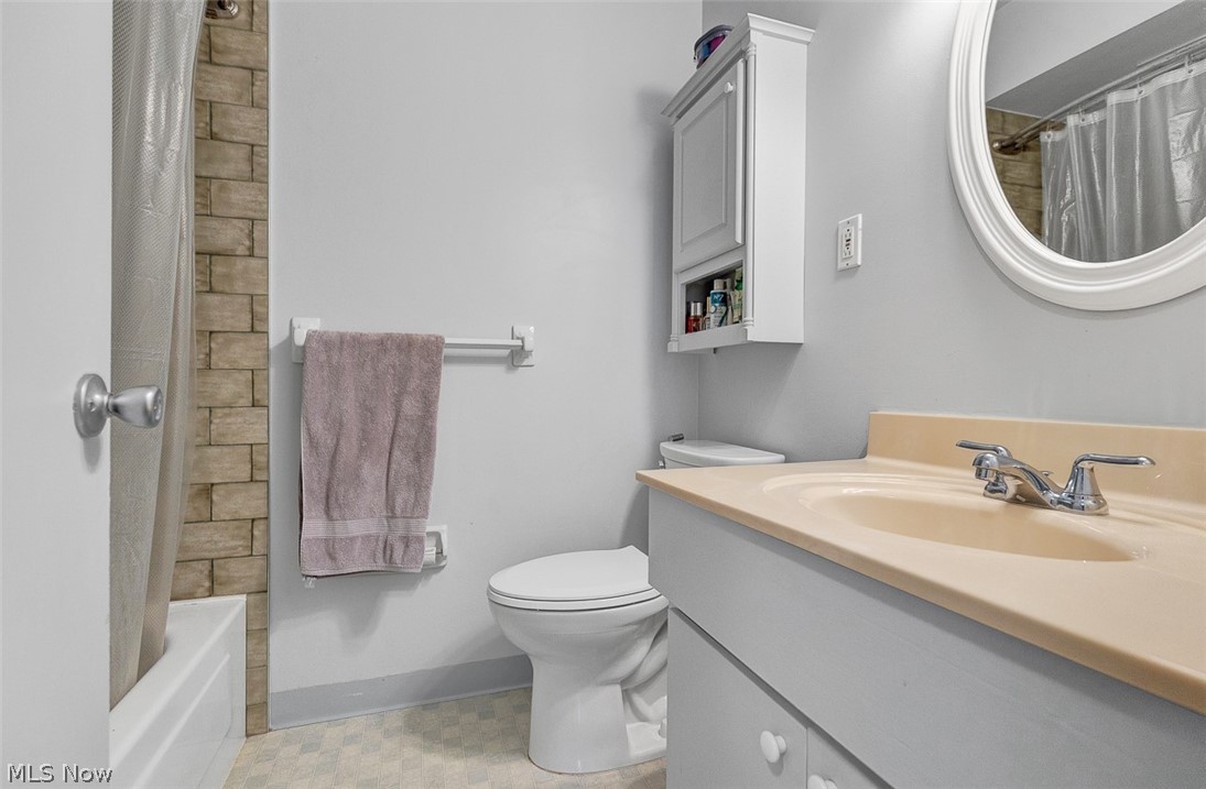 Heritage Circle Condo - Residential