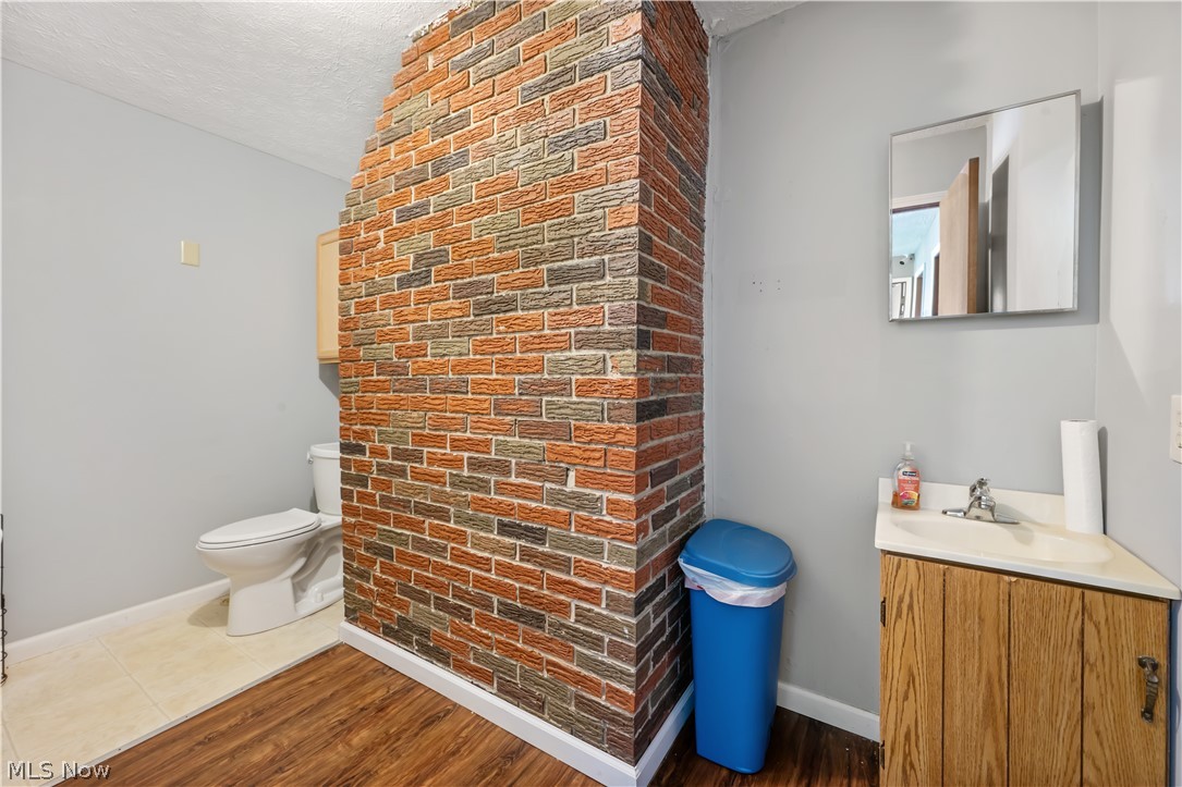 Center Place - Commercial Sale