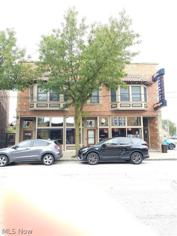 The Brothers Lounge, located at 11609 Detroit Avenue in
Cleveland, Ohio, has been a Cleveland landmark since
1959. Founded by Fred and Ed Sabath, The Brothers
Lounge is the oldest music club in Cleveland. It was known
for its quality ethnic foods, and great jazz and blues music.
The Brothers Lounge has seen on its stage national
performers such as BB King, Bonnie Raitt, Buddy Guy, and
Anton Figg (drummer for Dave Letterman), to name a few.
It was the place where national performers could feel at
home and mix with Cleveland's "local talent."
American blues legend Robert Lockwood, Jr. started
performing regularly at The Brothers Lounge in 1977 and
continued to do so until 1990. In 2004, the current owner,
Christian Riemenschneider bought the building and
contents with the goal of resurrecting The Brothers
Lounge as a Cleveland landmark. Riemenschneider
masterfully renovated the space, utilizing every square
inch to its highest and best use, employing top-of-the-line
materials and unparalleled craftsmanship, and equipping
it with state-of-the-art sound & security technology, all
while meticulously preserving the club's original character
and inimitable charm.