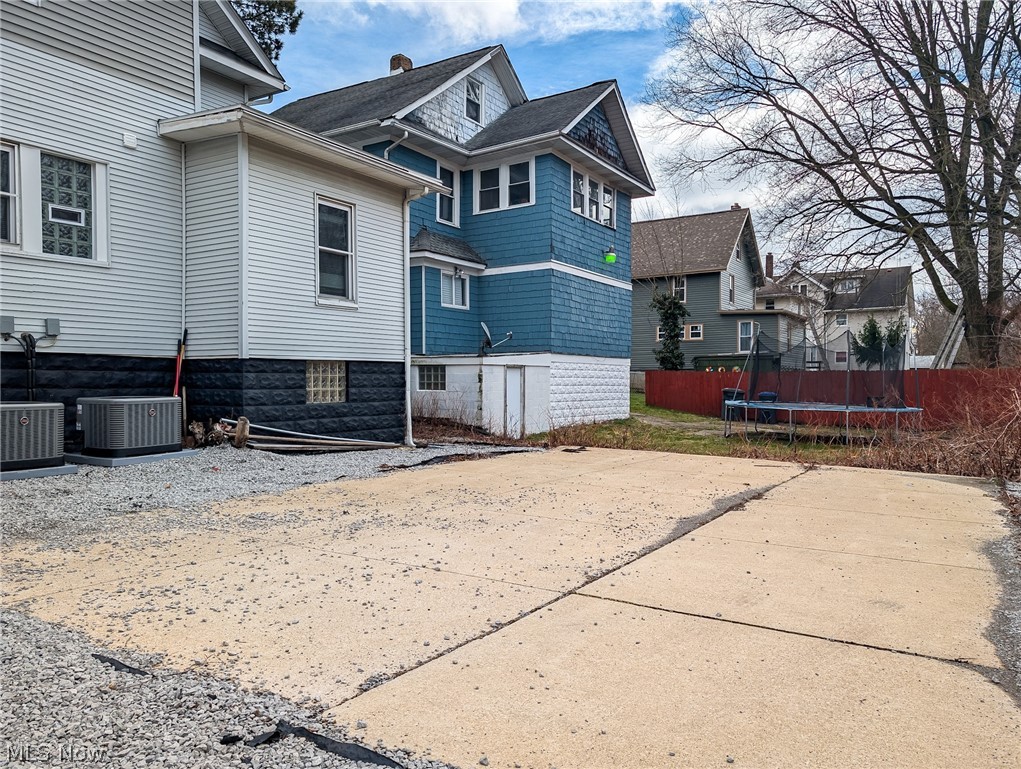 Blue Pond - Residential Lease