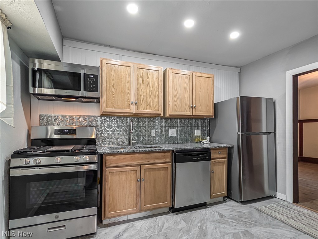 Blue Pond - Residential Lease
