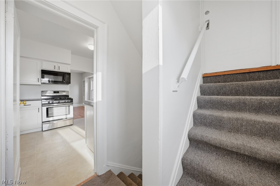 E G Gilberts 01 - Residential Lease