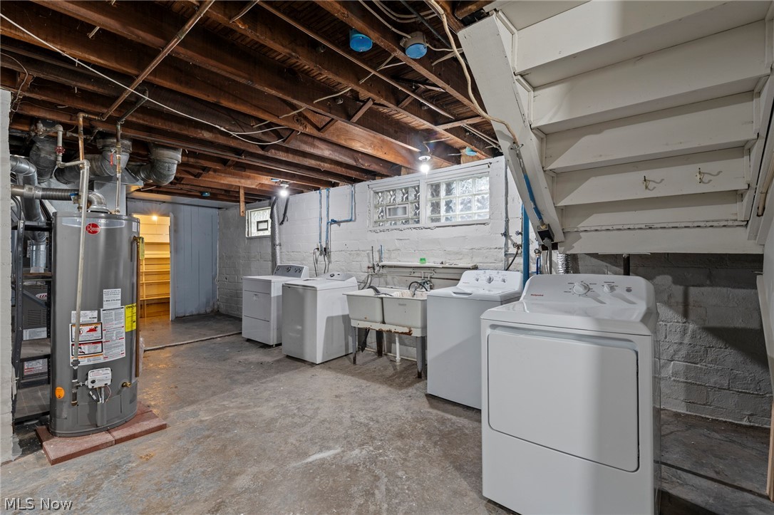 E G Gilberts 01 - Residential Lease