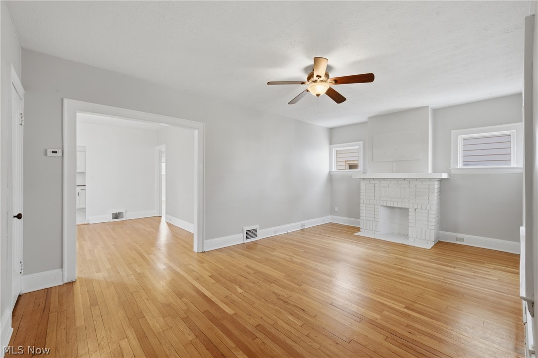 E G Gilberts 01 - Residential Lease