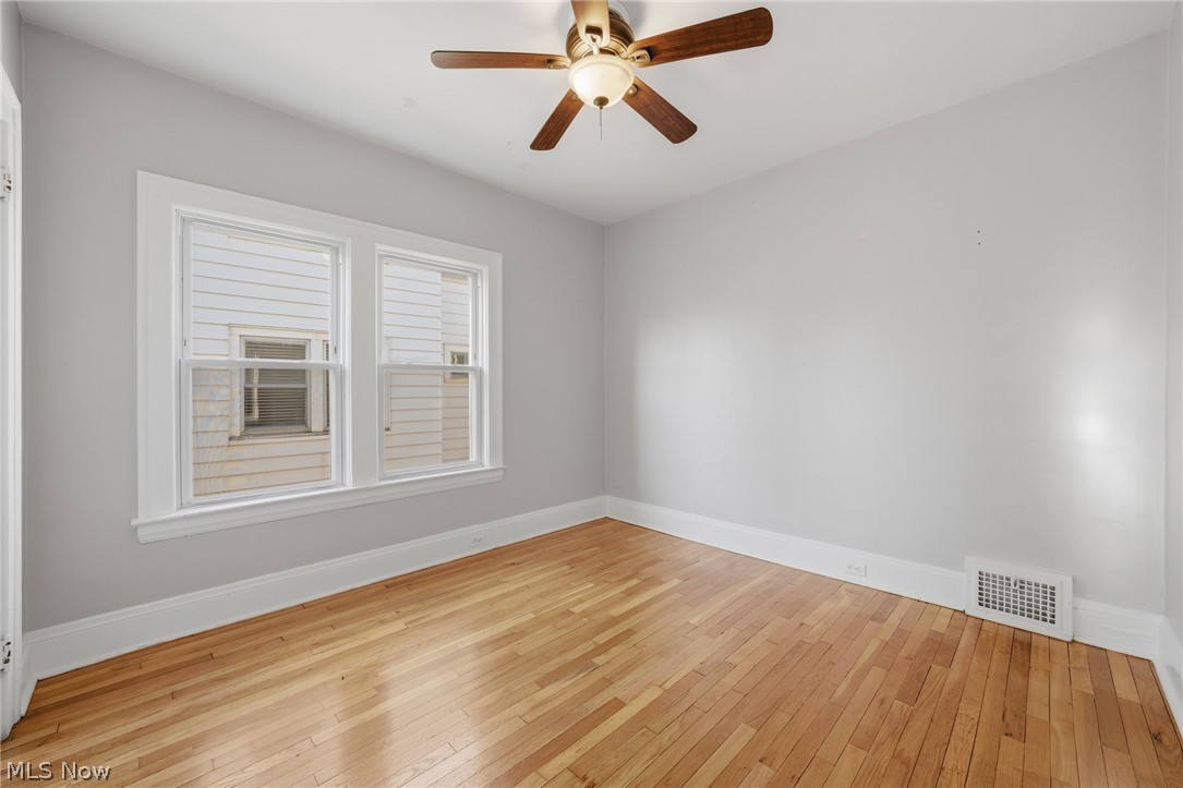 E G Gilberts 01 - Residential Lease