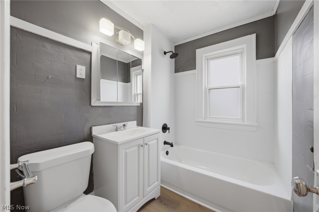 E G Gilberts 01 - Residential Lease