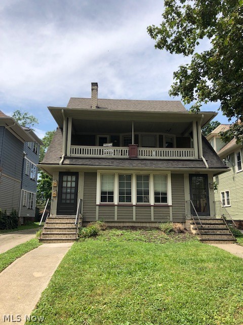 Large 2 bedroom unit available on second floor.  Unit with lots of improvements- including kitchen, bathroom, hardwood floors, windows and updated electrical boxes.  Washer and dryer furnished and garage.  Located in Lakewood with easy access to downtown and the convenience of local restaurants and all that Lakewood has to offer.  Owners asked No Smoking on premises.