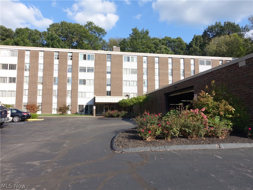 Well maintained and loved 1 bedroom condo at desirable Silver Lake Towers is located in the "D" building, which is the building where the party room, exercise room and guest suites are making this the most desirable location this winter.  Condo features new thermostat (2019), electric panel  (2017) and sun room Pella windows (2014)!  Kitchen was updated years ago with cabinets, counter, appliances and flooring; but looks like it was recently done.  Watch the sunset from the lovely sun room.  Garage space #200 and Storage unit #50.