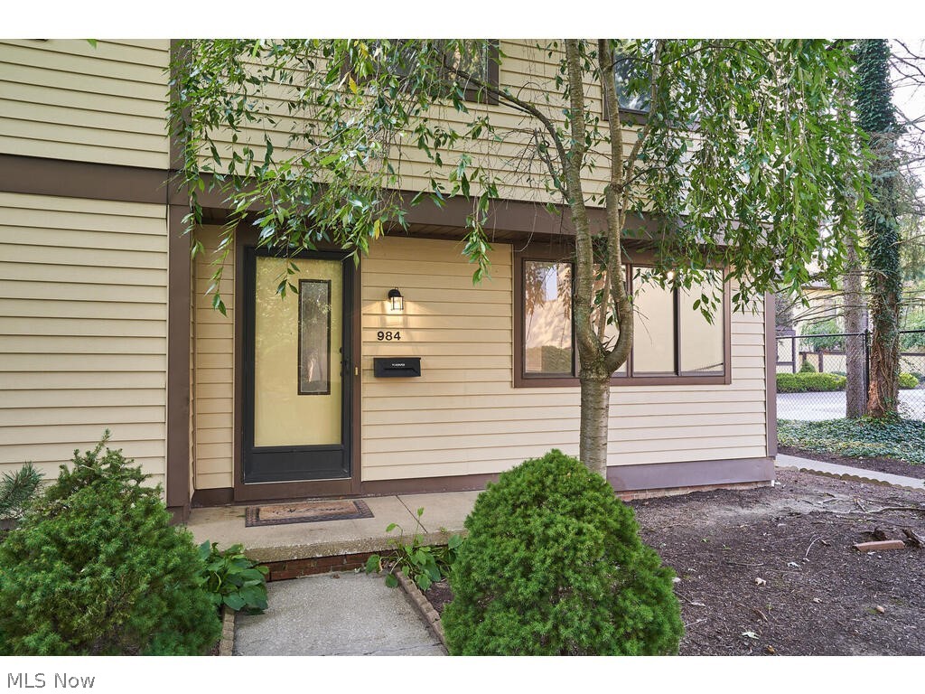 Hampton Ridge Condo - Residential