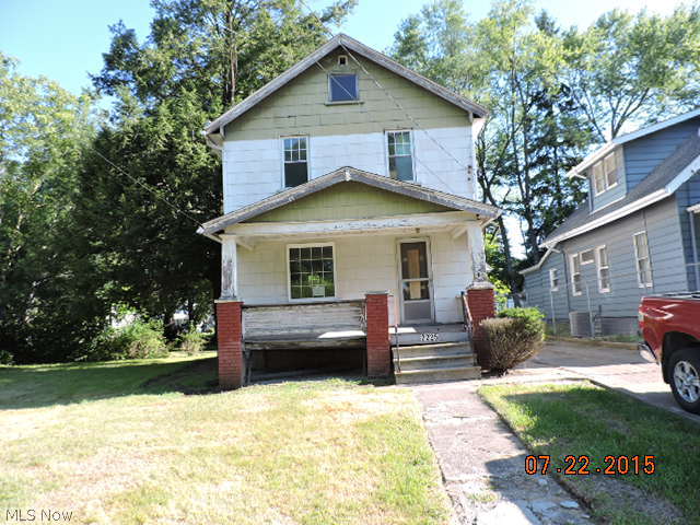 This is a Home Steps Property. Front entry colonial features spacious living room and dining room with modern kitchen. Second floor bedrooms and full bath plus full basement and 2c detached garage complete with double lot. The purchaser must be buying the home as their primary residence during the initial 20 days of listing, without competition from investors. This property is eligible under the Freddie Mac First Look Initiative through 08/22/2015