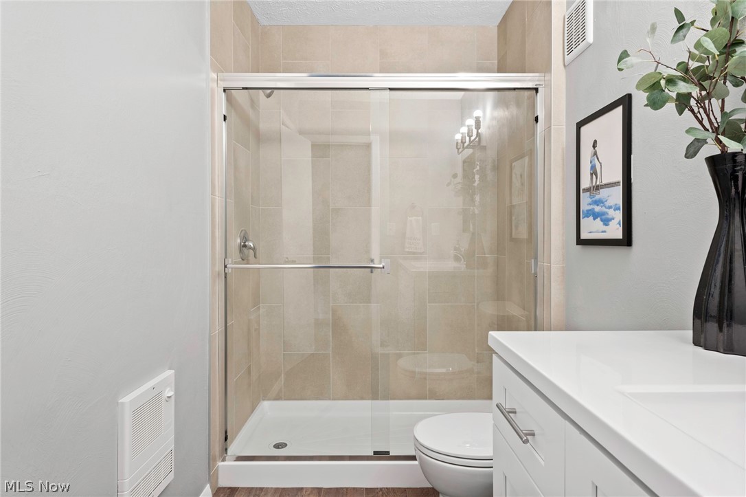The Standard on Clifton - Residential Lease