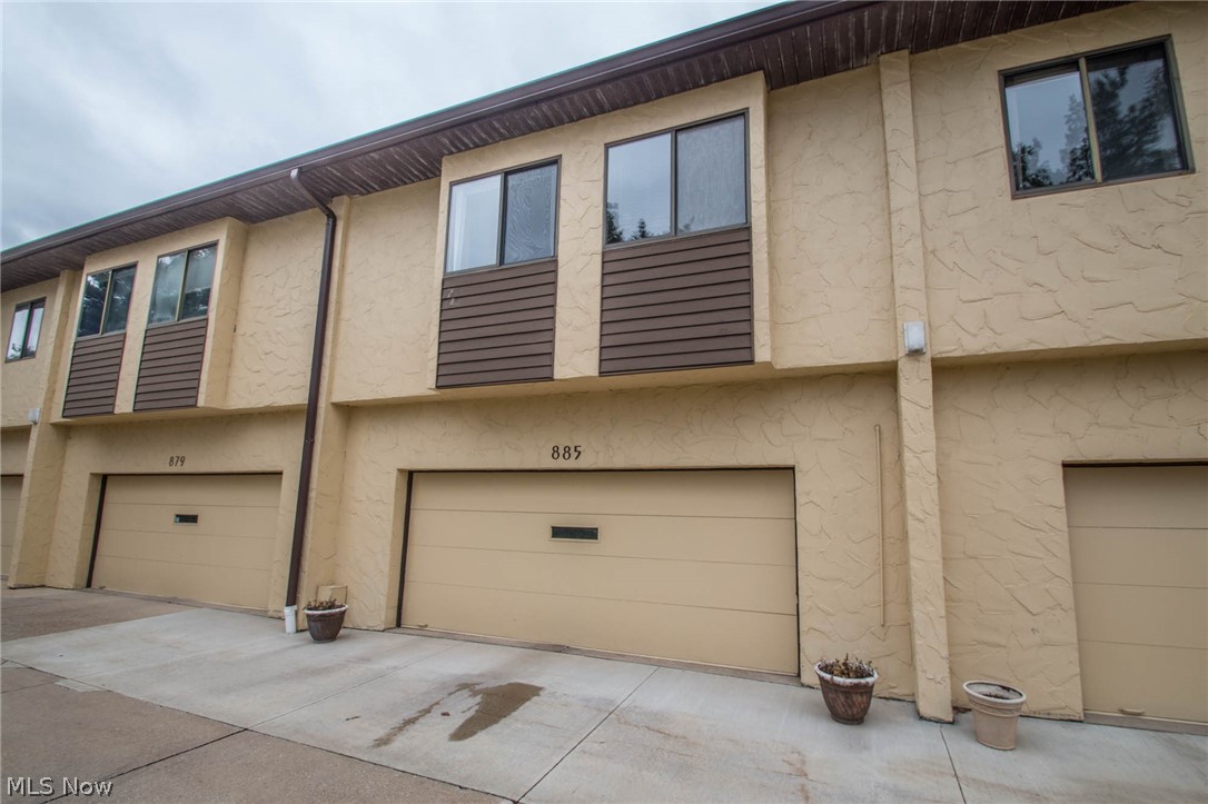 Hampton Woods - Residential