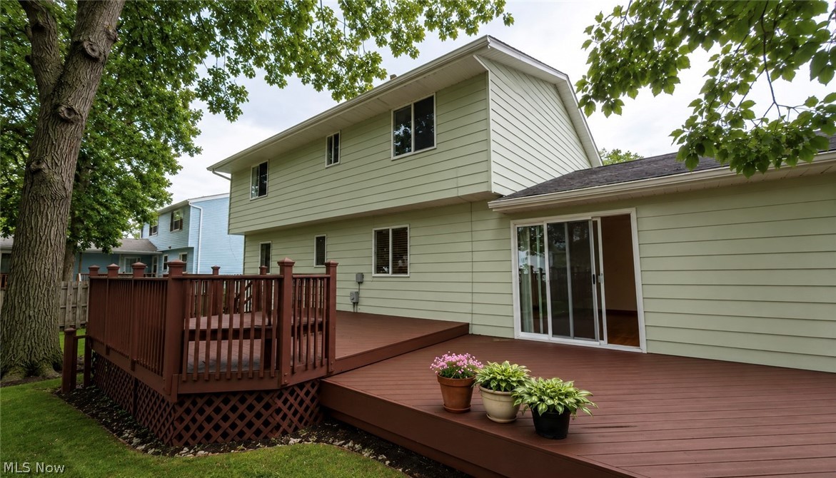 Lake Grove Estates - Residential