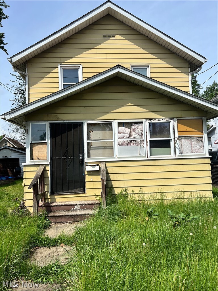 Calling all investors! 3 bedroom 2 bath. This property is the perfect canvas for a rental or sweat equity project. This home will be sold "as is" Buyer must do there own due diligence. Owner financing option $15,000 down. 7% interest, $310 monthly payment, 240 amortization, no PPP