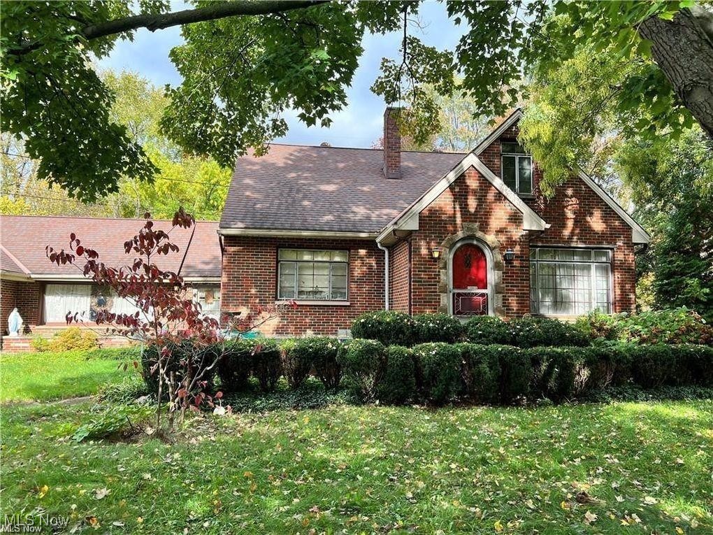 Welcome home to this well-maintained upper floor rental. Two ample bedrooms and a possible third room enough for a home office or nursery located on a quiet residential street in desirable Strongsville. This home features a spacious living room with plenty of natural light, a kitchen with ample cabinet space, and a full bath.  Additional highlights include , easy-to-maintain flooring, laundry, and a large backyard—perfect for outdoor enjoyment. Conveniently located near schools, shopping, restaurants, and easy freeway access. Except for water and sewer Tenant is responsible for all utilities, lawn care, and snow removal. No smoking. No fires permitted. Pets allowed. Not the full house It is the upstairs of the home that is being rented. Has separate entry. single family home and only tenant will live on property.