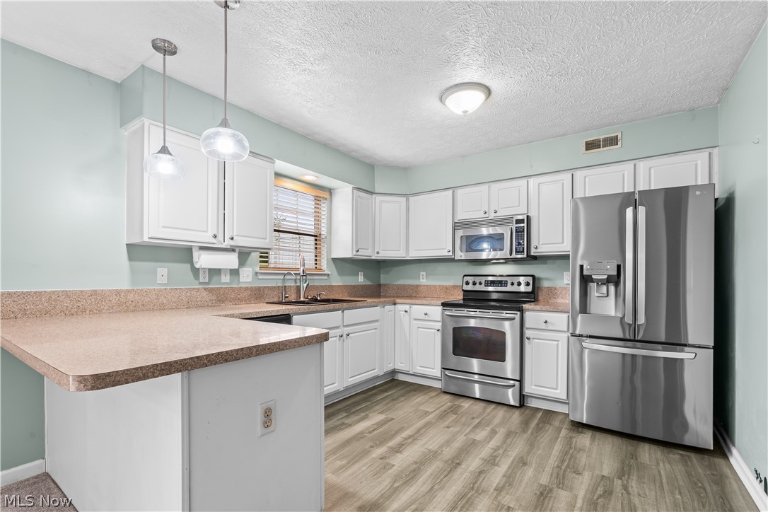 Creekside/Pleasant Lakes Condo - Residential