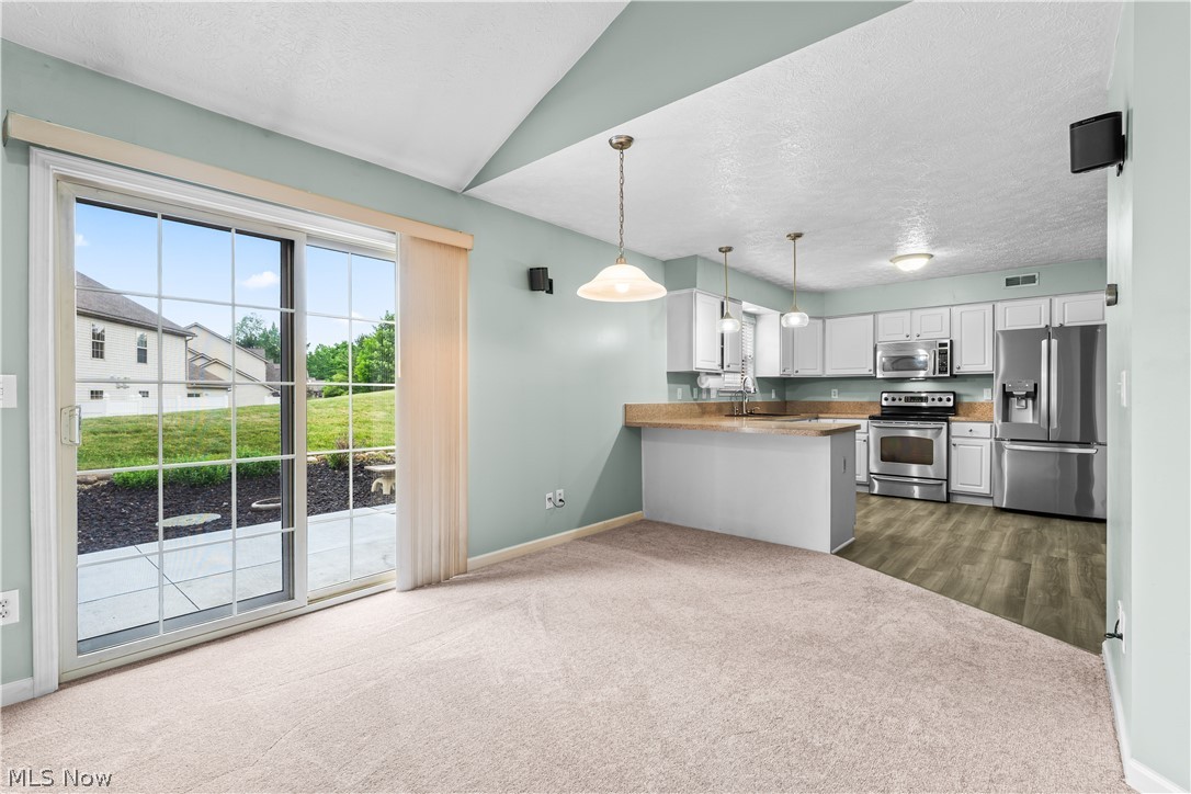 Creekside/Pleasant Lakes Condo - Residential