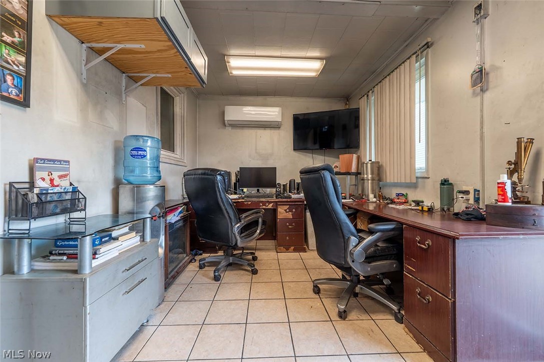 City/Uhrichsville - Commercial Sale