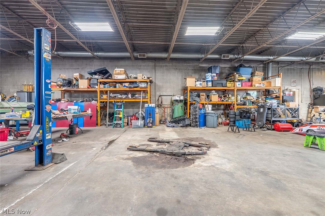 City/Uhrichsville - Commercial Sale