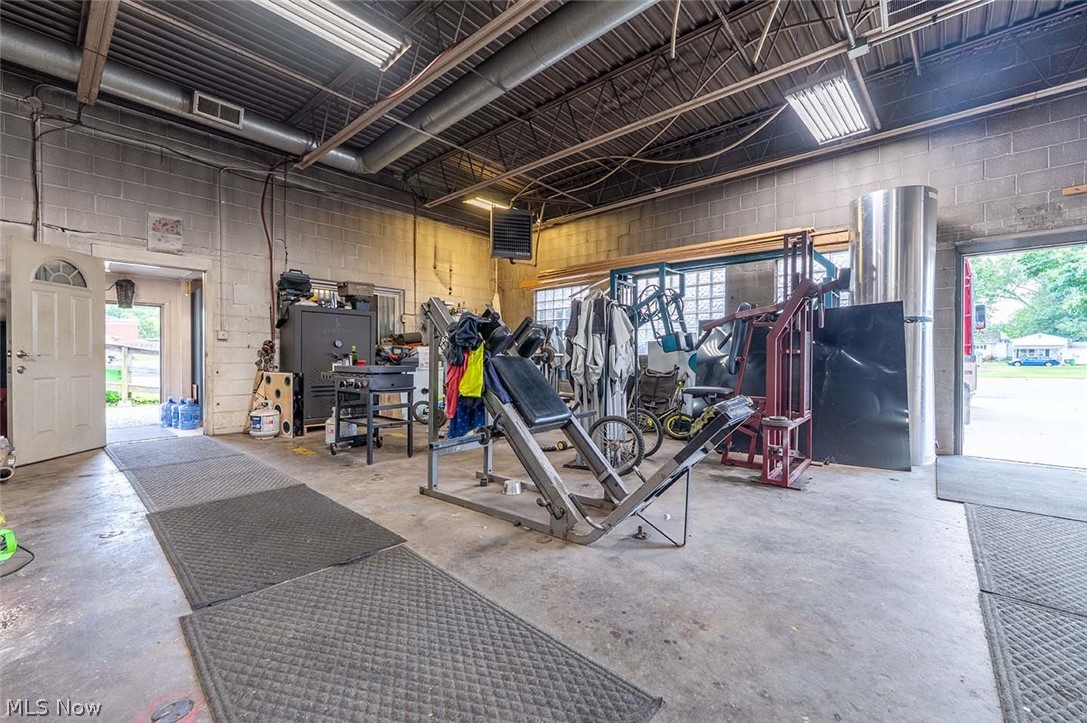 City/Uhrichsville - Commercial Sale