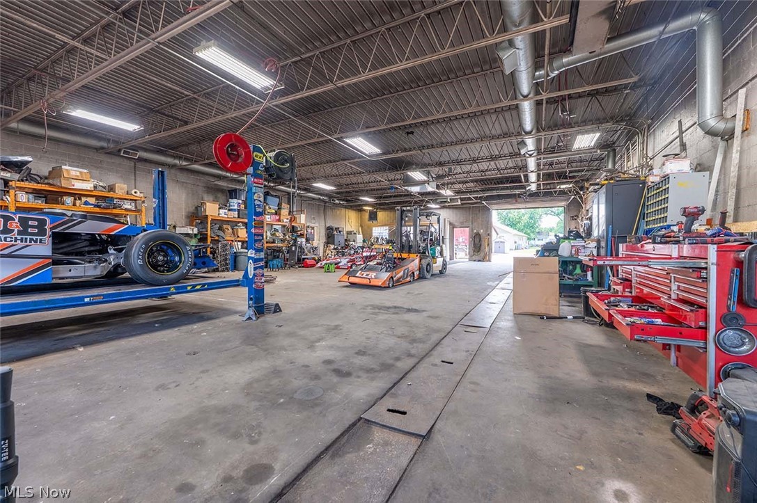 City/Uhrichsville - Commercial Sale