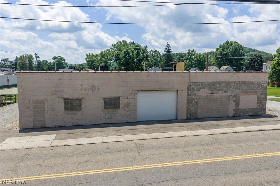 City/Uhrichsville - Commercial Sale
