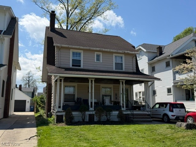 Charming single family home located in a very nice and quiet neighborhood in Lakewood. Spacious and comfortable layout with beautiful old word charm. Great size master with comfortable size bedrooms. Has a great yard for nice outdoor lounging and enjoyment. Please feel free to schedule a personal showing.