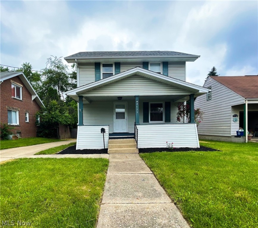 Beautiful  three possible four bedroom home with many features and updates. Gorgeous oak woodwork, kitchen with breakfast bar, fenced in backyard, deck, large garage with extra storage. Updates include newer windows, newer roof, freshly painted walls, some newer flooring, new deck, and blown in insulation. Great home at a great price!