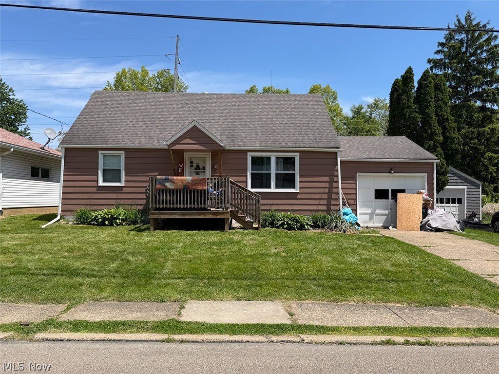 Three-Bedroom Home, Dead-End Street, Public Utilities
Bonnie J. Kerr Estate
Live Onsite With Online Bidding Available
All sales to settle the Bonnie J. Kerr Estate. Stark Co. Case #248336. Location: 54 16th St. SE, Massillon, OH 44646. 
ONLINE AND LIVE ON-SITE BIDDING WILL BEGIN
Monday, June 8, 2026, 12:30 PM
Bungalow home, built in 1951 with attached one-car garage, front deck, shingle roof, wood siding painted in 2021, replacement windows in 2021, 1,356 sq. ft., front living room with hardwood floors, eat-in birch kitchen with gas cooktop and built-in oven. Two main-floor bedrooms with hardwood floors, a full bath with a tile shower. Finished second-level bedroom with hardwood floors. Full basement with laundry hookup, forced-air gas furnace, central air, and gas water heater. Screened in back patio and storage shed. Public utilities. 50 X 148 lot.