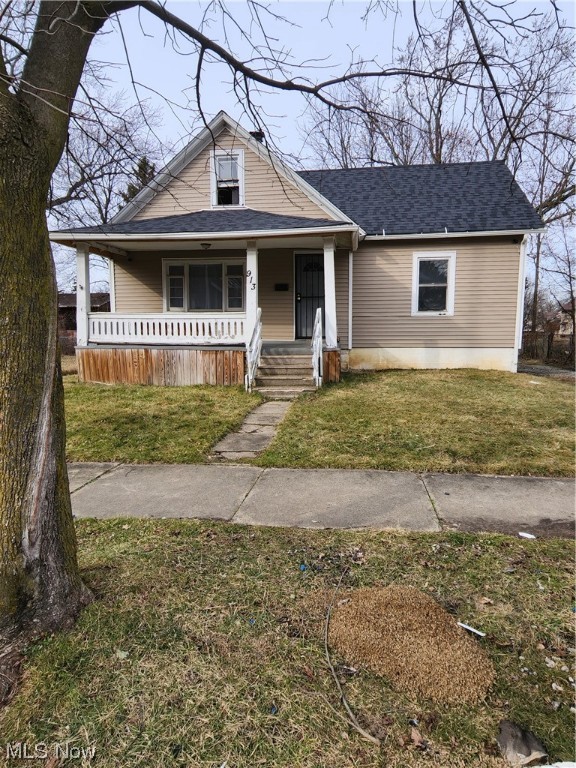Nice Bungalow in west Akron with new furnace, hot water tank, and new roof all in 2022. Seller is selling as-is and will make no repairs
This is a perfect home for someone to add to their portfolio, or starter home. The upstairs is carpeted and spacious and the front and back door have new screen doors with locks.