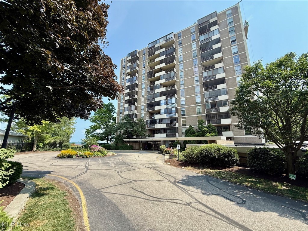 WHY RENT WHEN YOU CAN OWN THIS WONDERFUL CONDO WITH MANY AMENITIES LIKE HEATED IN GROUND POOL, PICNIC AREA WITH GRILL AND TABLES, BOCCE BALL COURTS AND OF COURSE STUNNING VIEWS OF THE LAKE AND BEACH. ON THE INSIDE ENJOY THE PENTHOUSE PARTY ROOM OR THE UPDATED FITNESS CENTER. THE HOA COVERS ALL UTILITIES AND CABLE WITH THE EXCEPTION OF ELECTRIC. THIS UNIT BOASTS AN  ENCLOSED PORCH WITH VIEWS OF THE LAKE. GARAGE SPACE AND ADDITIONAL STORAGE AVAILABLE AT ADDITIONAL COST. MAKE YOUR APPOINTMENT TODAY.