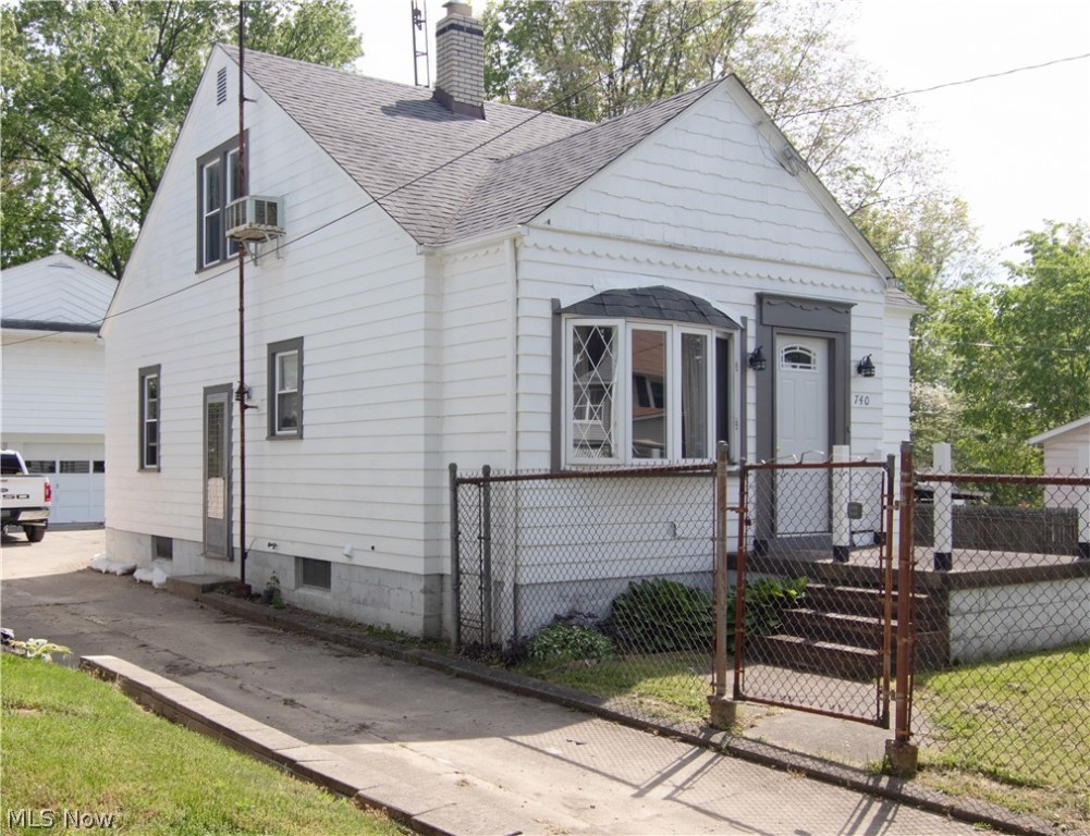 Great opportunity for your next investment property! This property has an updated 2 bedroom 1 bathroom included, deck (2015), new air conditioning unit (2018), and new windows (2018). Other updates include roof (2007), termite treatment (2021), and foundation support (2021).