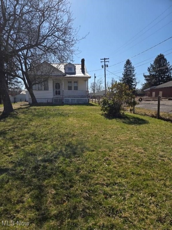 2,800 sq. ft garage complete with paint booth and 9,000 lb. lift! Nearly 1,500 sq ft with 3 bed, 1 bath, and gorgeous hardwood floors. This home matches modern updates with old charm, evidenced by the arched doorways and custom built-ins. Home features a recently installed Amish metal roof. This property is nearly 1 acre and includes multiple outbuildings and is ready for you to bring your vision to the Hooverson Heights area