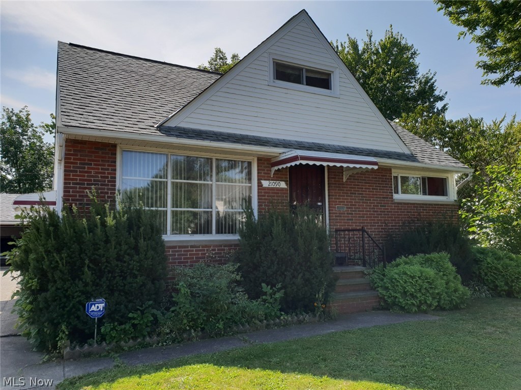 Cash flowing tenant occupied home in the desirable suburb of Euclid! This home offers investors the opportunity to purchase a totally hands-off investment property that is currently bringing in $1,034.25/month! Residents are currently month to month and pay ALL utilities including water/sewer!