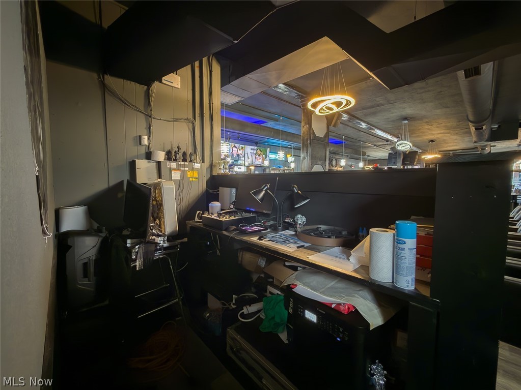 Canton - Commercial Sale