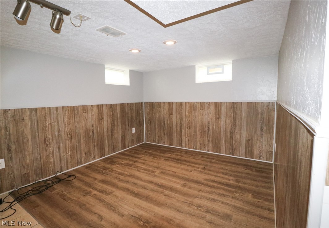 S H Kleinman Realty Cos Briar - Residential