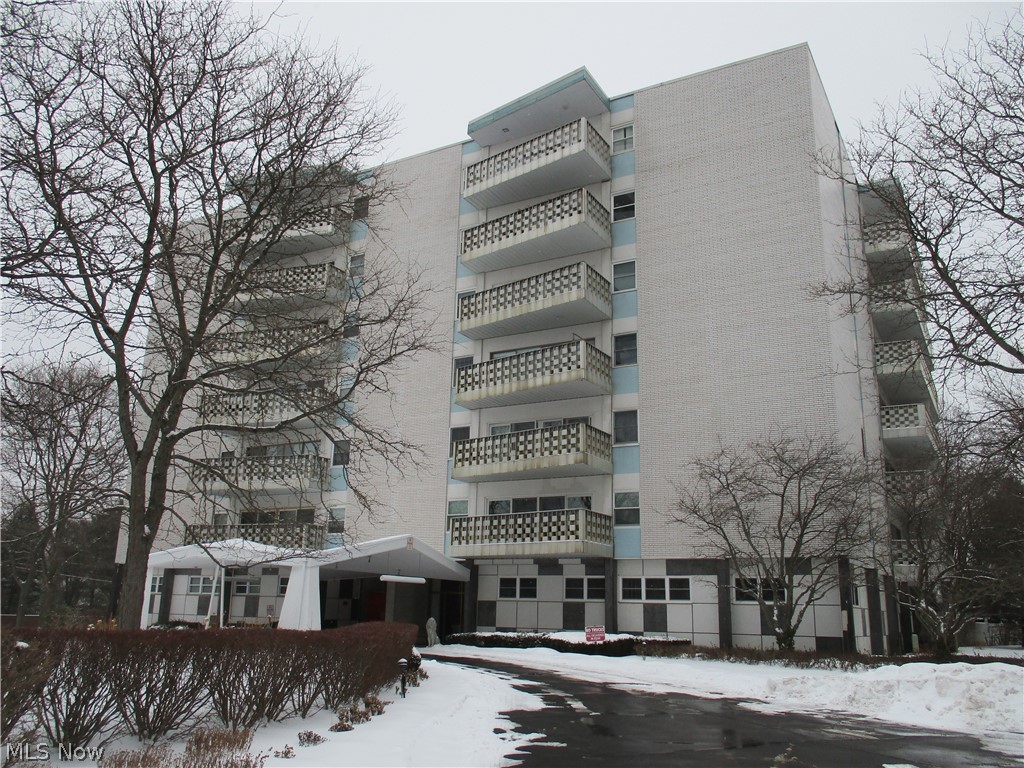 Carlton House Condo - Residential