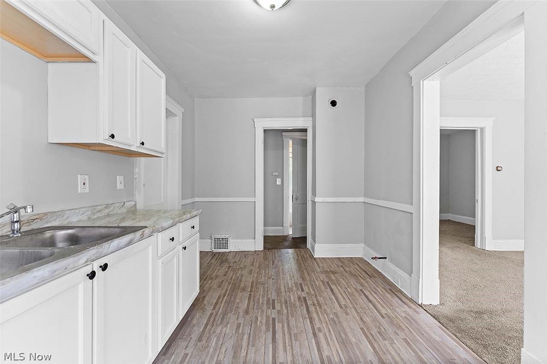Myers & Schneiders - Residential Lease