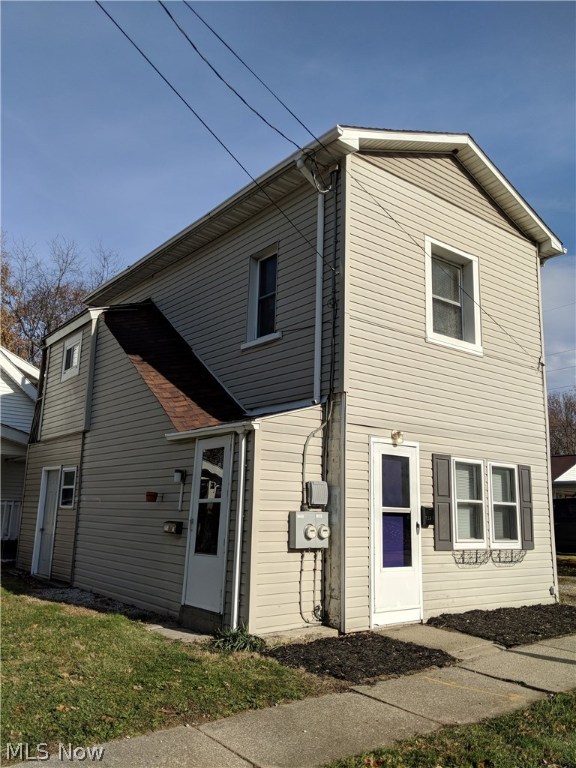 This is a Completely Remodeled Studio unit from floor to lighting on the 2nd floor of building! New kitchen, new bath, new lights, new laminate flooring, new appliances! Residential or live in work space since also zoned commercial use. All applicants to provide references and pass a National tenant check system. Security Deposit Required. If credit issues are present, may be able to do a pay ahead rent system. No smoking, pets MAY be considered, disclose any pets when scheduling viewing appointment. Front entry up set of steps and so is rear entry.