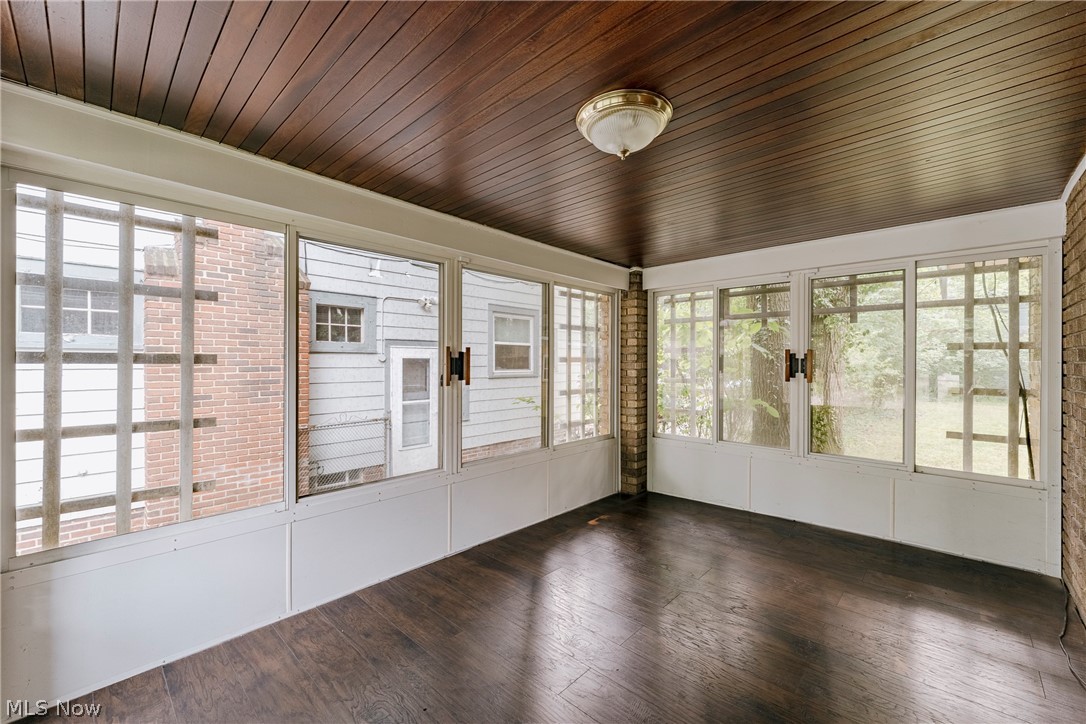 Crestwood - Residential