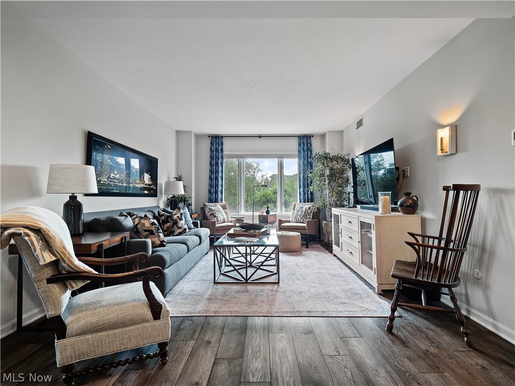 Westlake Condo - Residential