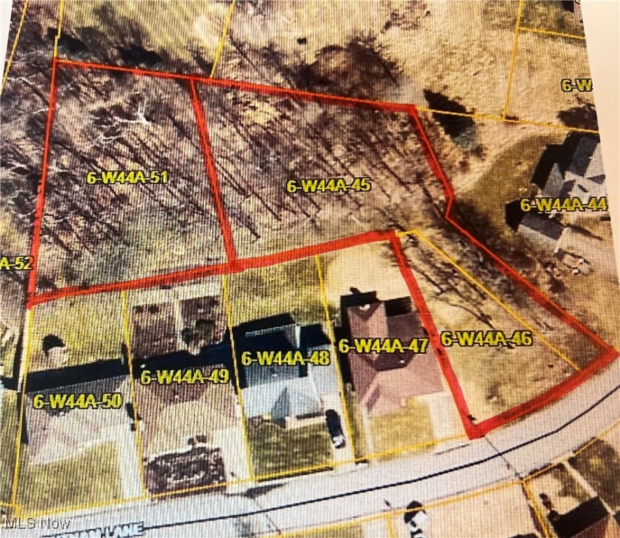 A great opportunity! This .81 acre of property is available with multiple options in Weirton!
Located close to everything and minutes from Rt 22 with utilities available. Call today!