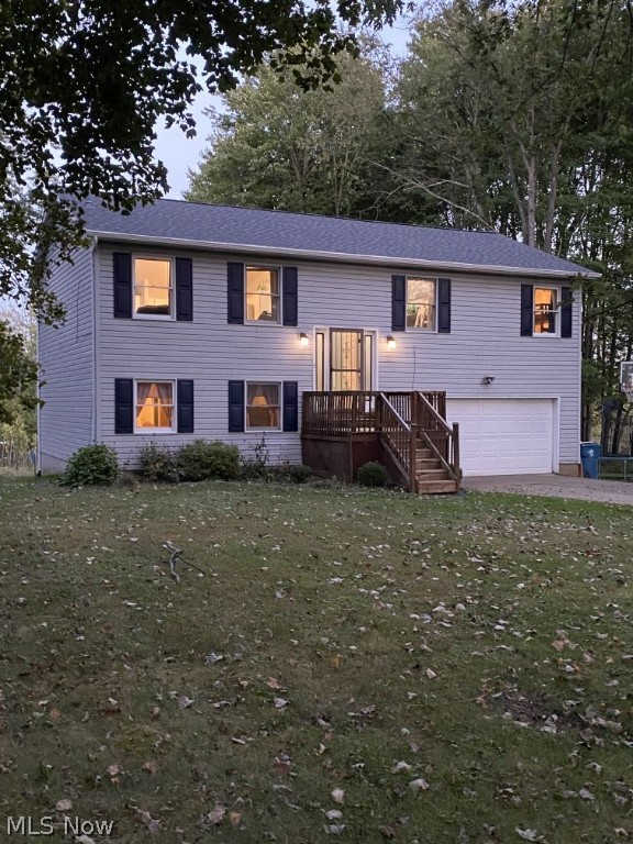 Absolute beauty here with many updates in Green LSD.  This house has the best of all Worlds with just over an acre yard for play and garden with privacy galore.  Love Country living with City ammenities?  Look no further, close to shops, dining, entertainment and easy access to the expressway.  Open floor plan with many updates in this home over the past 8 years including kitchen, both luxury spa baths, one has a walk in enclosed rain shower, the Jack and Jill master access bath allows you to sip on wine while decompressing in a jetted deep soaking tub that keeps water hot all night.  Central Air and furnace 8 yrs new, Brand spanken new roof, gutters and fascia done this month (Sept. 2021).  Enjoy peace of mind with a PetSafe Invisible fence for your fur-family on a dead end street.  Fireplace needs gas logs. Garage has opener, water, drain and entry keypad for times when you lock yourself out or just for the fancy shmancy of it.  So much to love with this house and property.  Kitchen