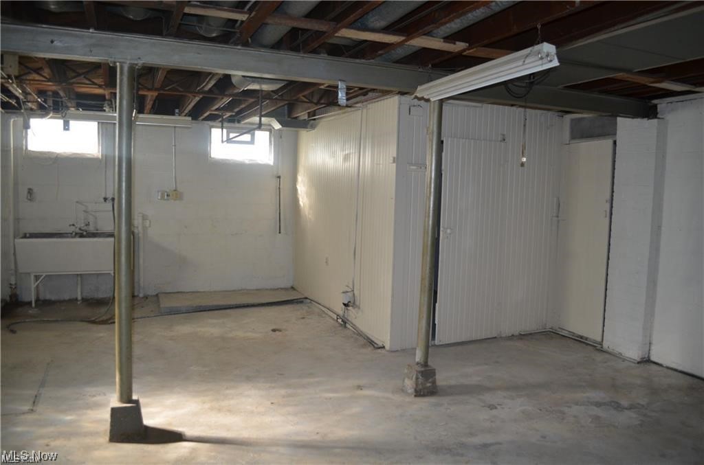 City/Youngstown - Residential Lease