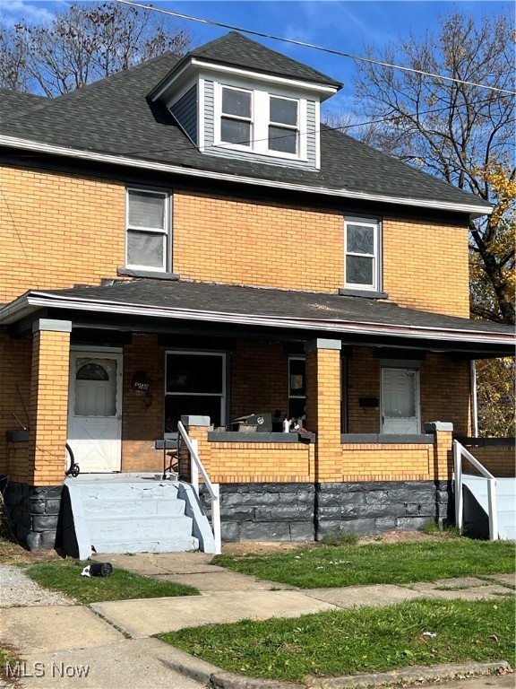 Built in 1920, this multi-family home has a newer roof, new furnaces in both units and new hot water tanks. Newer windows and updated flooring and paint in the right unit, and currently rented at $675 month. Right unit is on a mo to mo lease. The left unit is currently vacant after years of renting to a single family, will need updates.
This multi-family investment combines location advantages with solid fundamentals. The established neighborhood provides stability while nearby amenities enhance rental appeal. Whether you're expanding your portfolio or entering the rental market, this property offers the foundation for consistent income generation in a community experiencing steady growth and renewed interest from diverse tenant demographics.